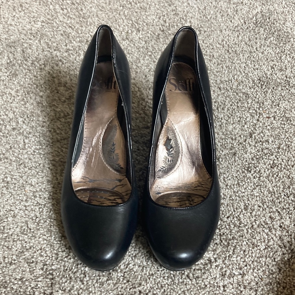 Sofft black heels slightly worn